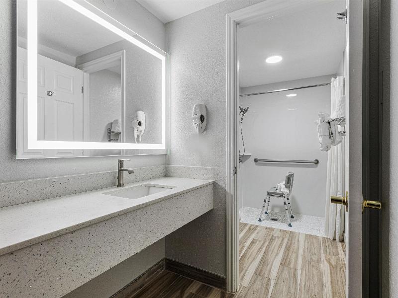 Best Western Canton Inn image