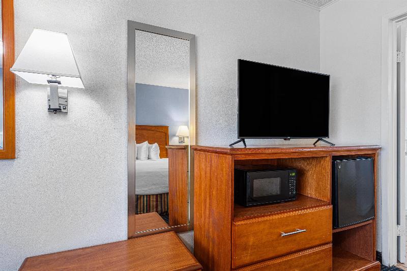 Best Western Palestine Inn image