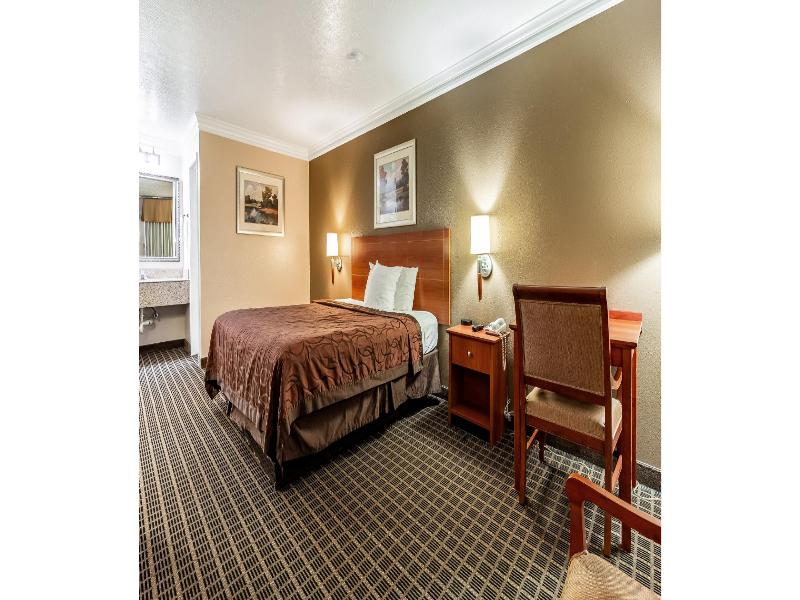 Motel 6 Alvin, Tx image