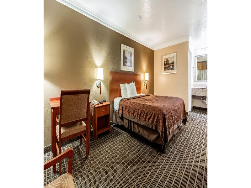Motel 6 Alvin, Tx image