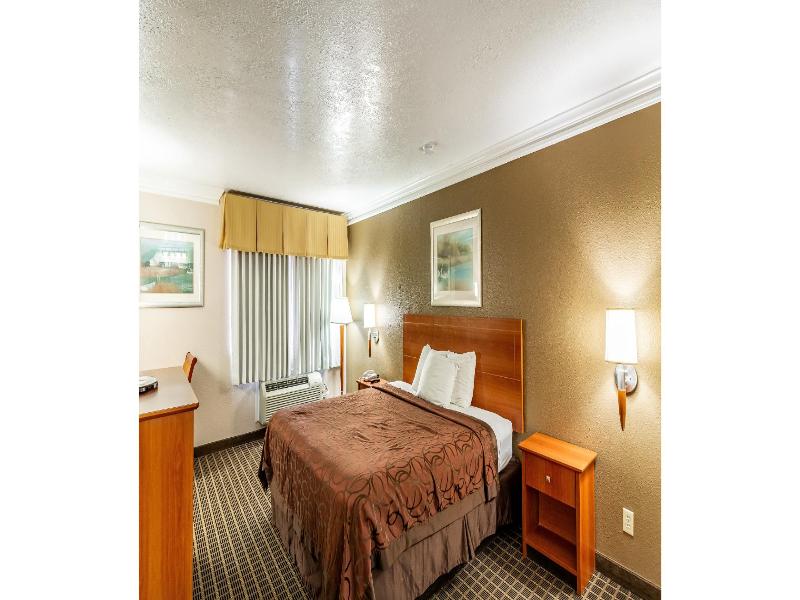 Motel 6 Alvin, Tx image