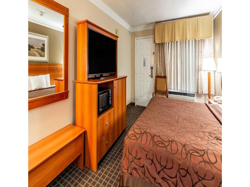 Motel 6 Alvin, Tx image