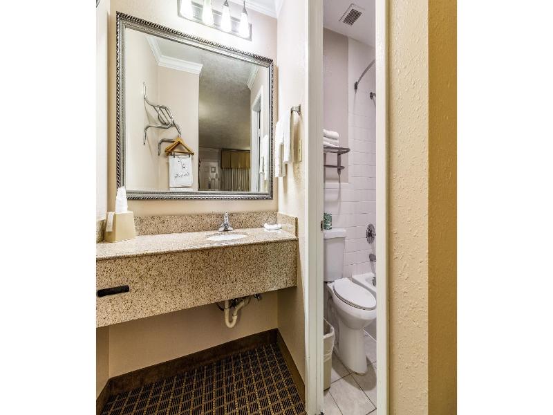 Motel 6 Alvin, Tx image