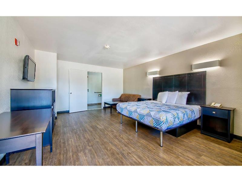 Motel 6 Arlington, TX image