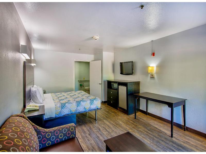 Motel 6 Arlington, TX image