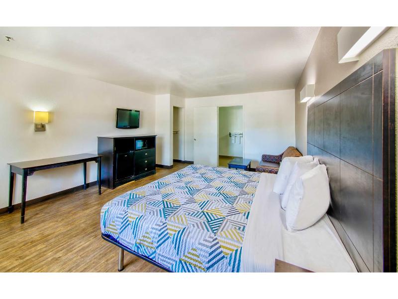 Motel 6 Arlington, TX image