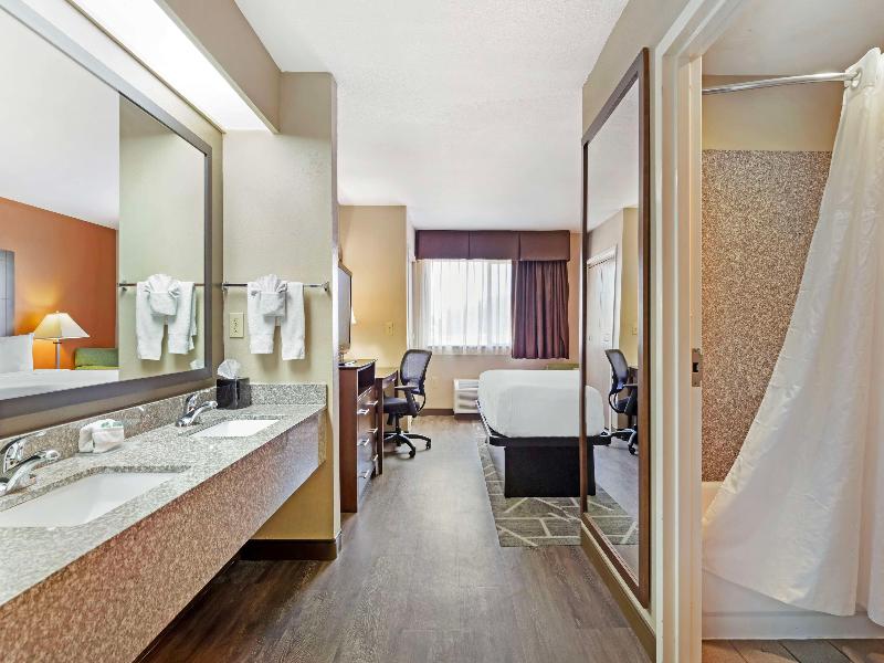 Best Western Inn & Suites image