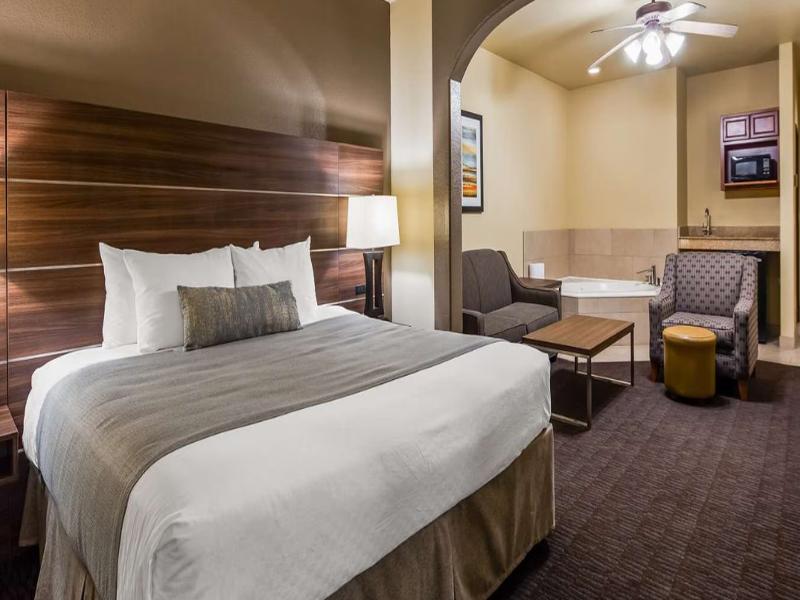 Best Western Plus Hill Country Suites image