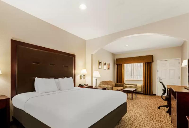 Quality Inn & Suites North Houston