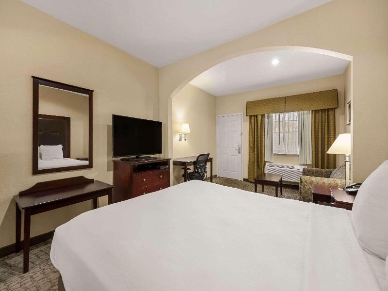 Quality Inn & Suites North Houston image