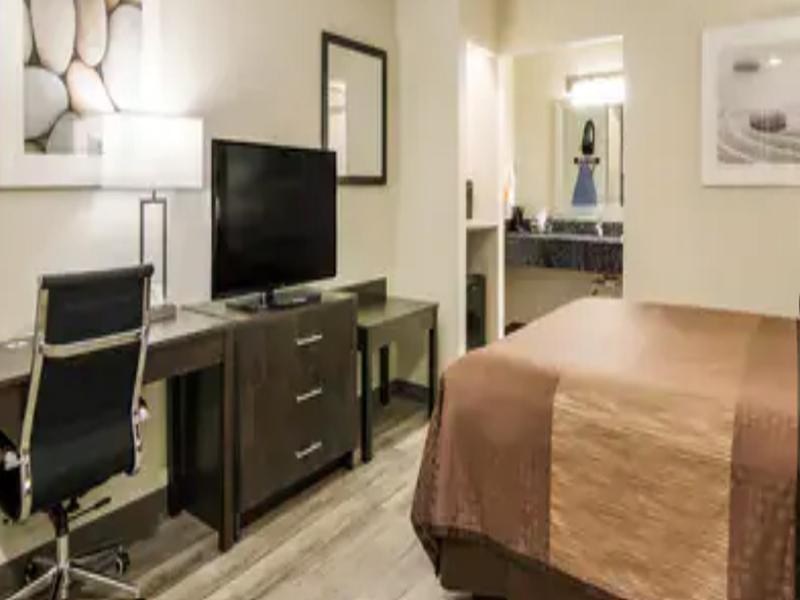 Quality Inn & Suites Dallas-Cityplace image