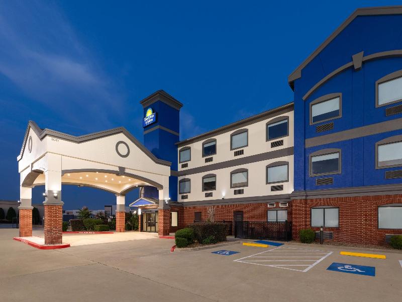 Days Inn & Suites by Wyndham Sam Houston Tollway image