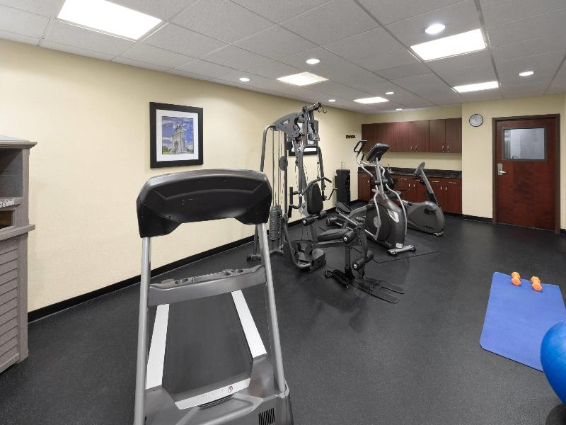 Days Inn & Suites by Wyndham Sam Houston Tollway image