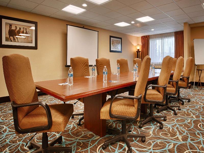 Days Inn & Suites by Wyndham Sam Houston Tollway image