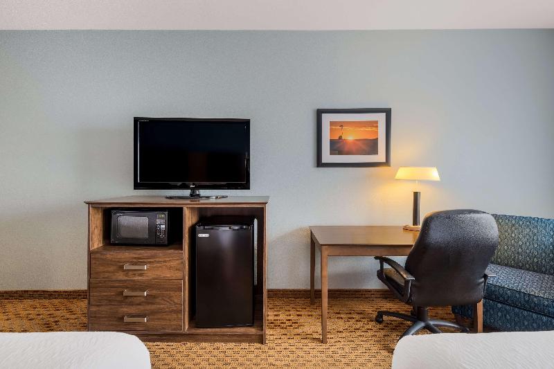 Best Western South Plains Inn & Suites image
