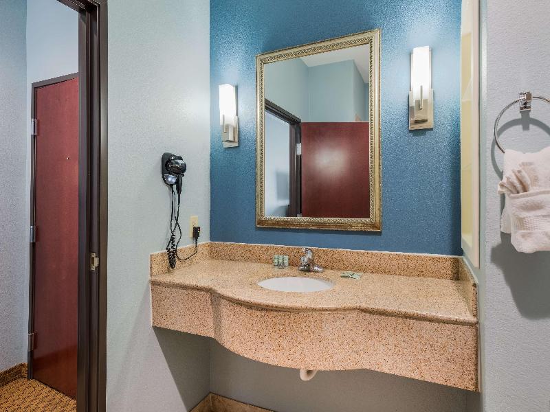 Best Western South Plains Inn & Suites image