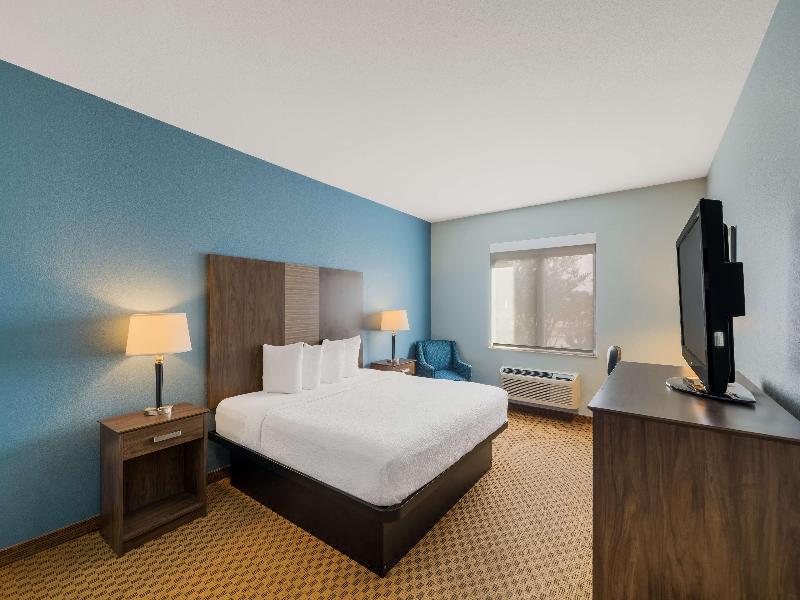 Best Western South Plains Inn & Suites image