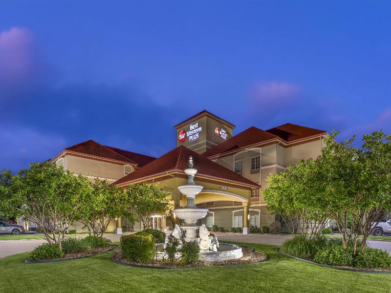 Best Western Plus Monica Royale Inn & Suites image