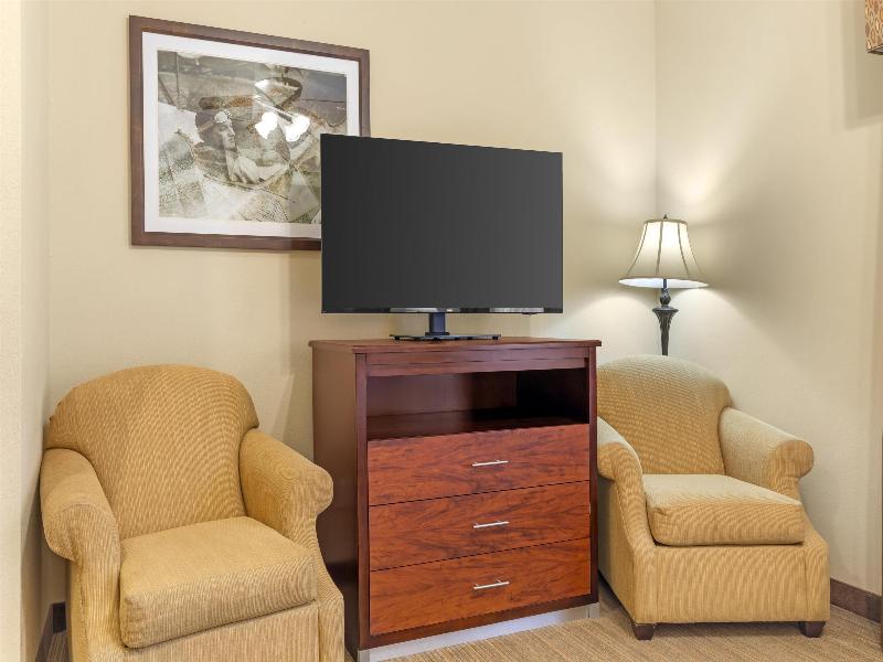 Best Western Plus Monica Royale Inn & Suites image