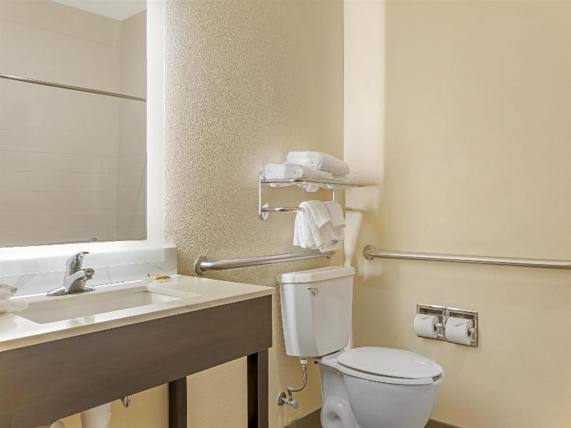 Best Western Plus Monica Royale Inn & Suites image