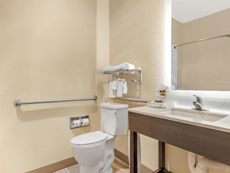 Best Western Plus Monica Royale Inn & Suites image