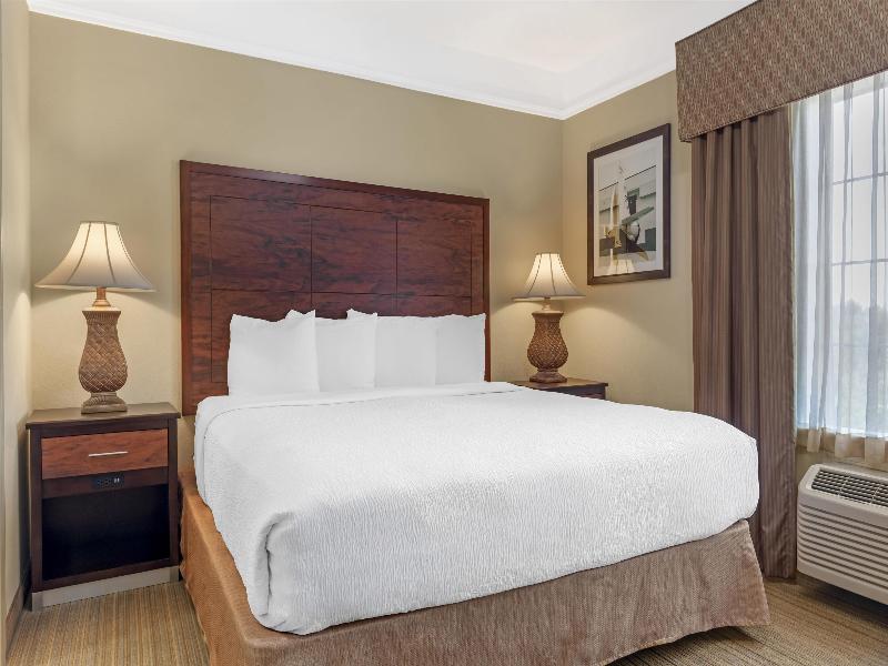 Best Western Plus Monica Royale Inn & Suites image
