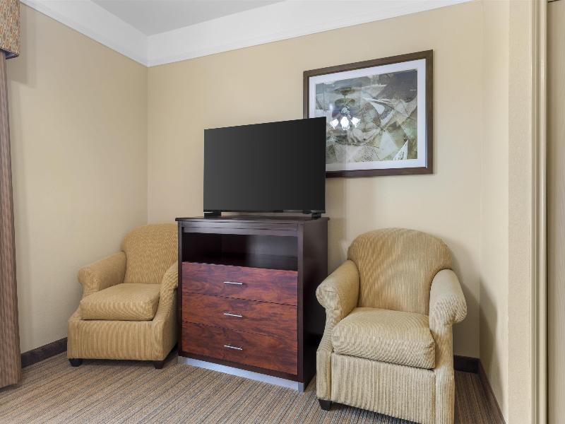 Best Western Plus Monica Royale Inn & Suites image