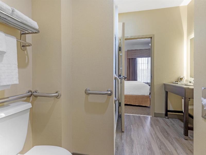 Best Western Plus Monica Royale Inn & Suites image