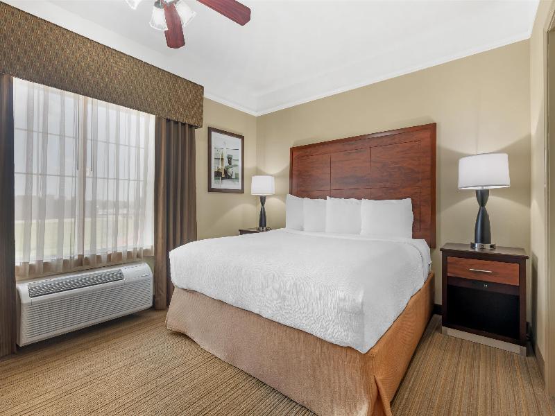 Best Western Plus Monica Royale Inn & Suites image