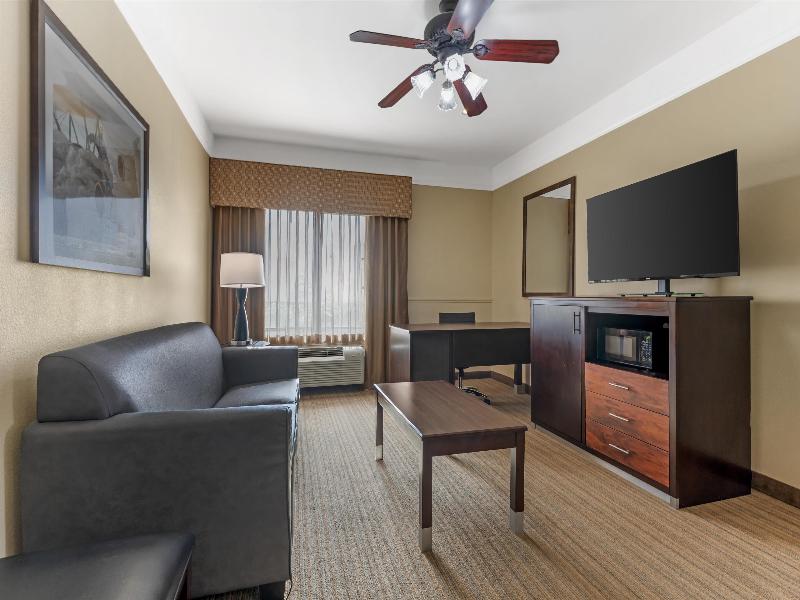 Best Western Plus Monica Royale Inn & Suites image