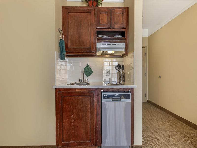 Best Western Plus Monica Royale Inn & Suites image