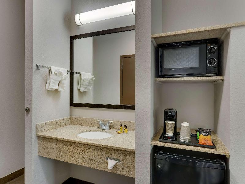 Best Western Plus University Inn & Suites image