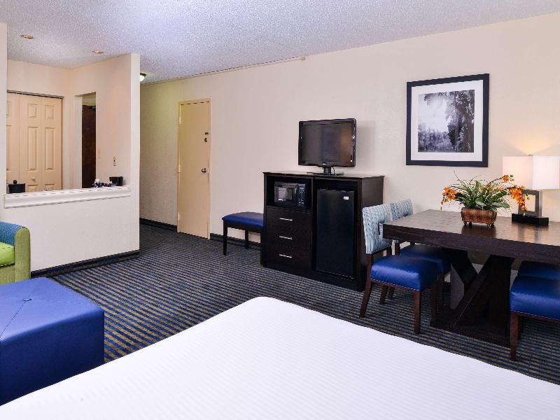 Best Western Leesburg Hotel & Conference Center image