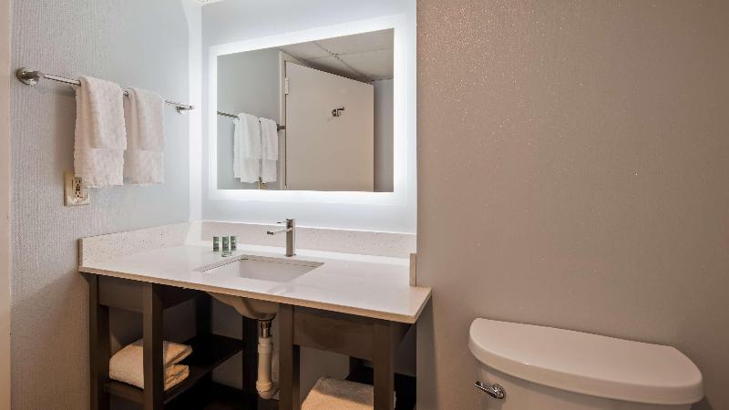 Best Western Plus Mount Vernon/Fort Belvoir image