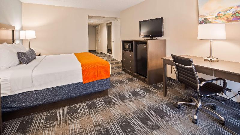 Best Western Plus Mount Vernon/Fort Belvoir image