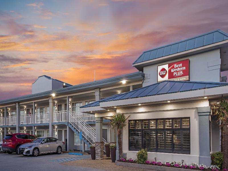 Best Western Plus Holiday Sands Inn & Suites image