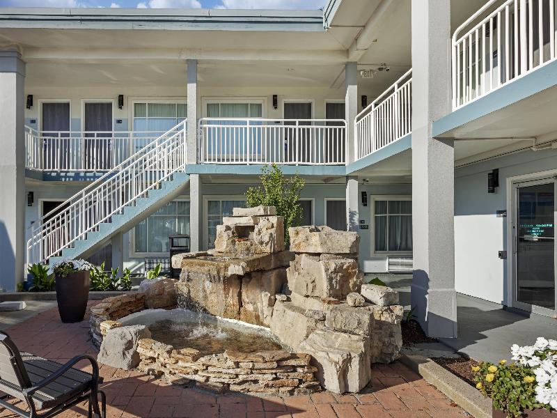 Best Western Plus Holiday Sands Inn & Suites image