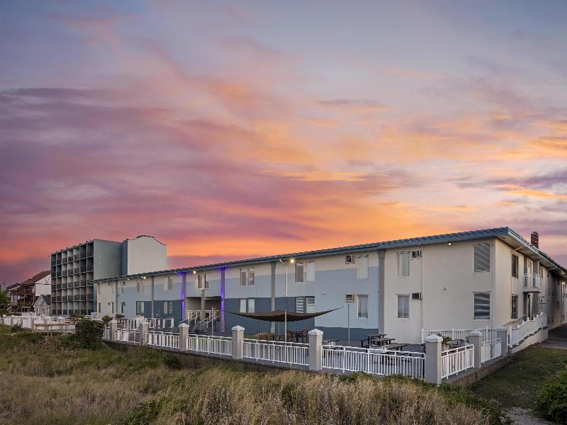 Best Western Plus Holiday Sands Inn & Suites image