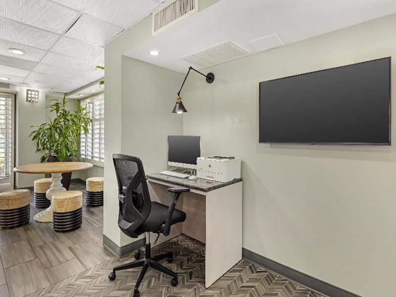 Best Western Plus Holiday Sands Inn & Suites image