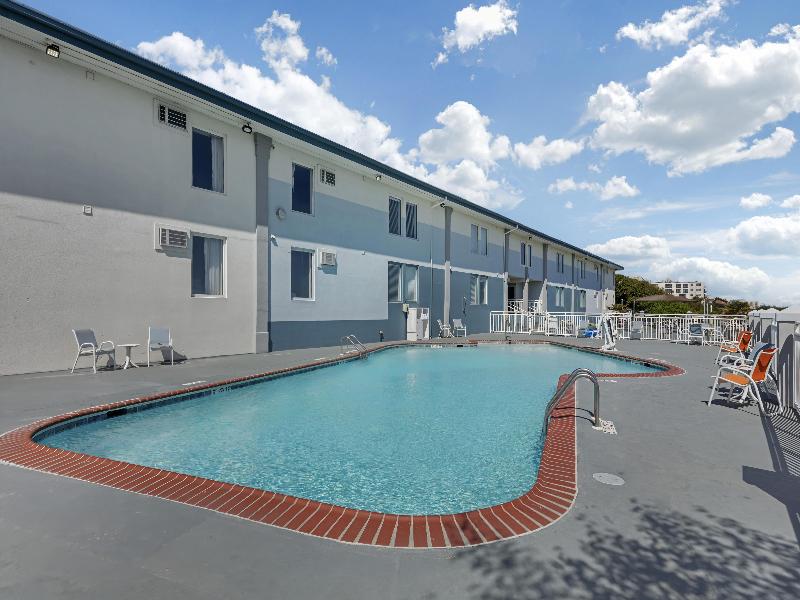 Best Western Plus Holiday Sands Inn & Suites image