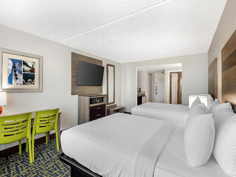 Best Western Plus Holiday Sands Inn & Suites image