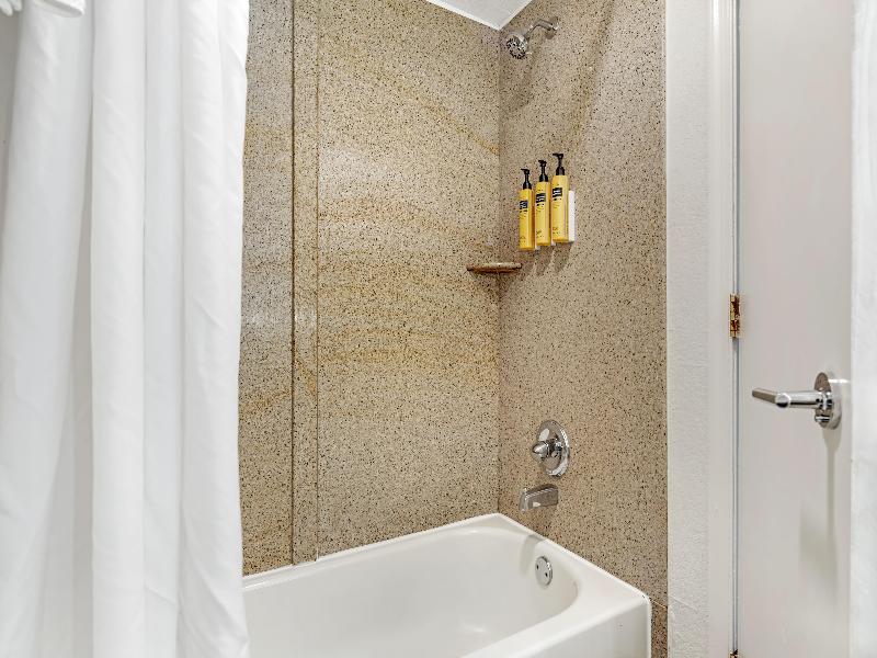 Best Western Plus Holiday Sands Inn & Suites image