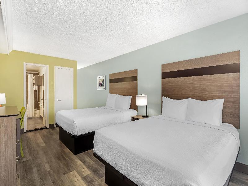 Best Western Plus Holiday Sands Inn & Suites image