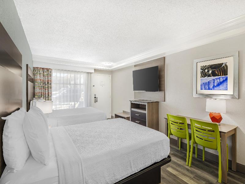 Best Western Plus Holiday Sands Inn & Suites image