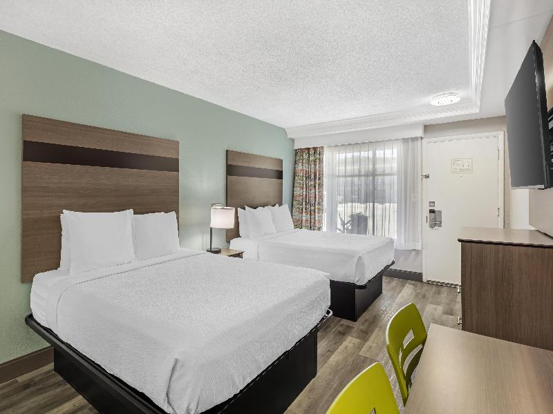 Best Western Plus Holiday Sands Inn & Suites image