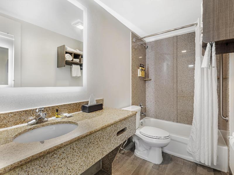 Best Western Plus Holiday Sands Inn & Suites image