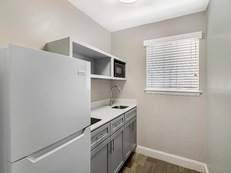 Best Western Plus Holiday Sands Inn & Suites image