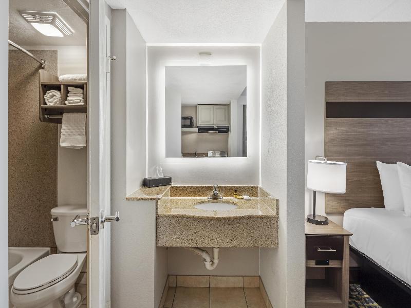 Best Western Plus Holiday Sands Inn & Suites image