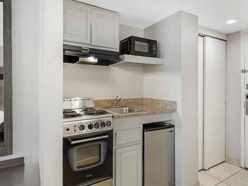 Best Western Plus Holiday Sands Inn & Suites image