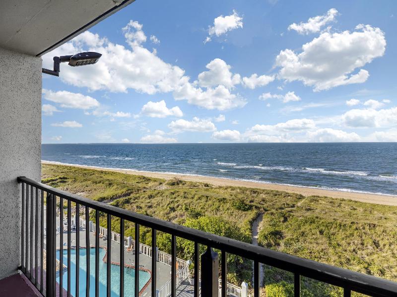 Best Western Plus Holiday Sands Inn & Suites image